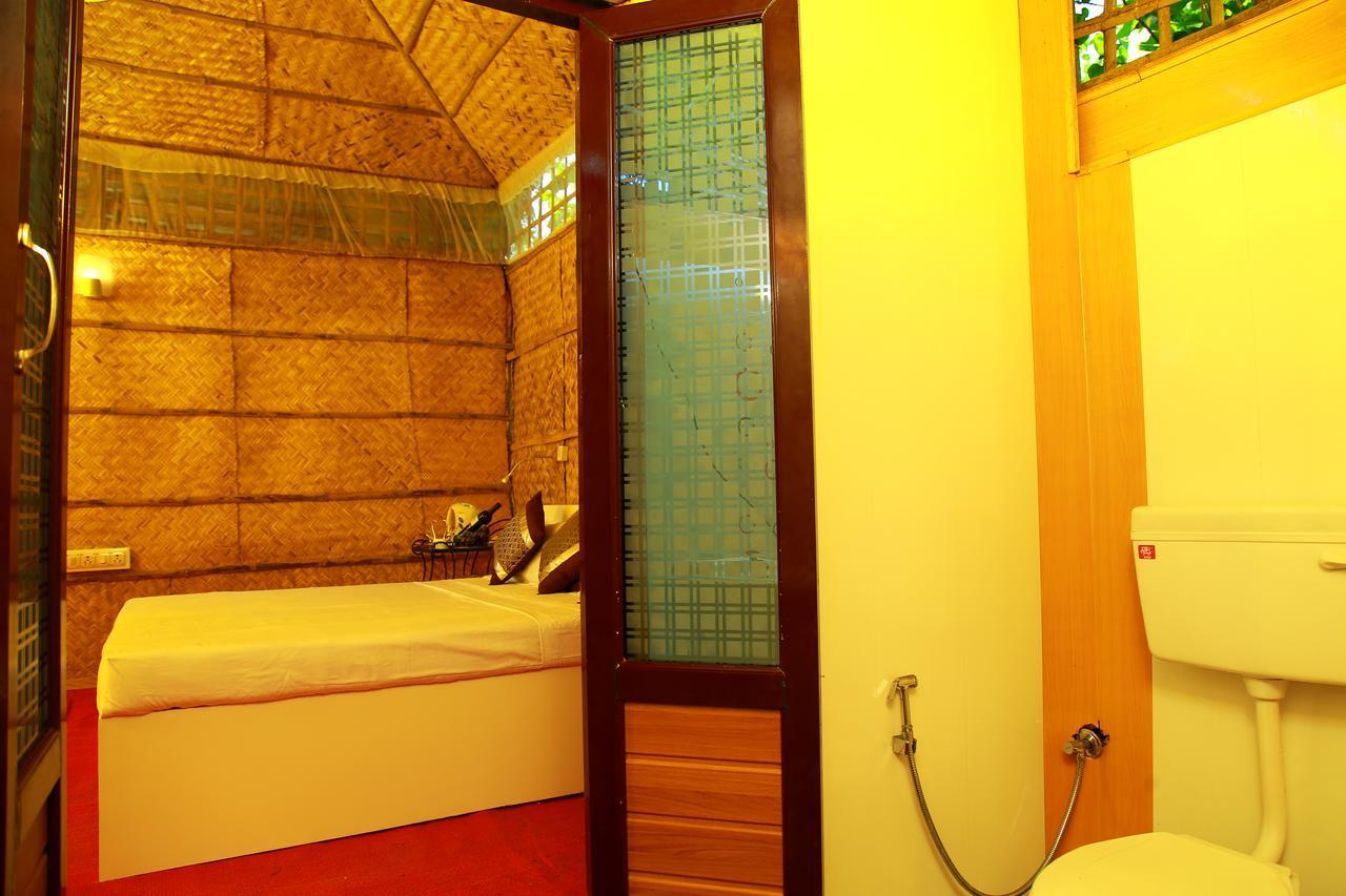 Colonels Beach Villa Alappuzha Extérieur photo