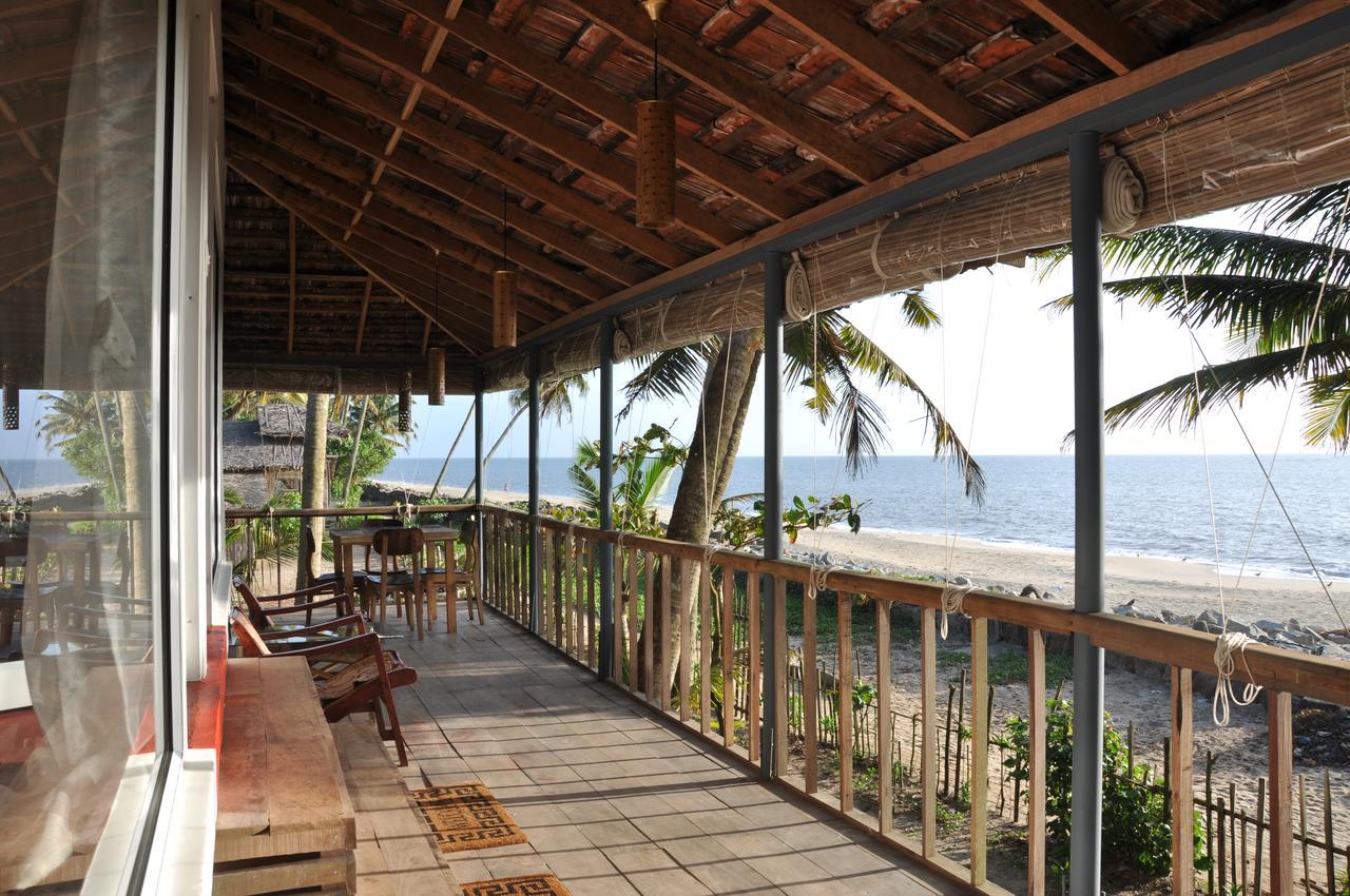 Colonels Beach Villa Alappuzha Extérieur photo