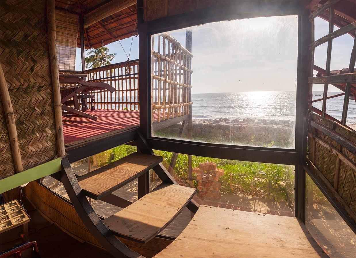 Colonels Beach Villa Alappuzha Extérieur photo
